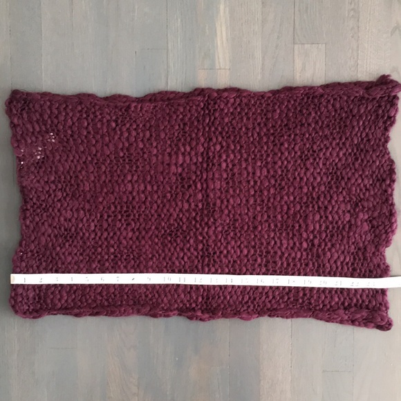 NWT H&M Burgundy Nubby Yarn Infinity Knit Snood Scarf, 24" x 15" ♥️ - Picture 10 of 12